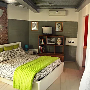 casa-del-vecchio-bastione.catania-hotels.net/
